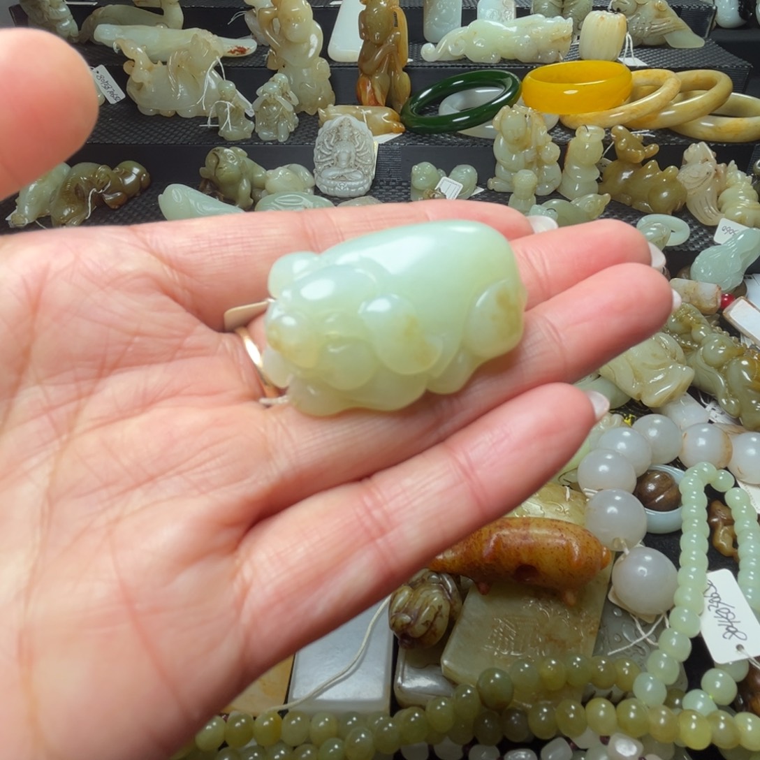 y***m和田玉未镶嵌颈饰