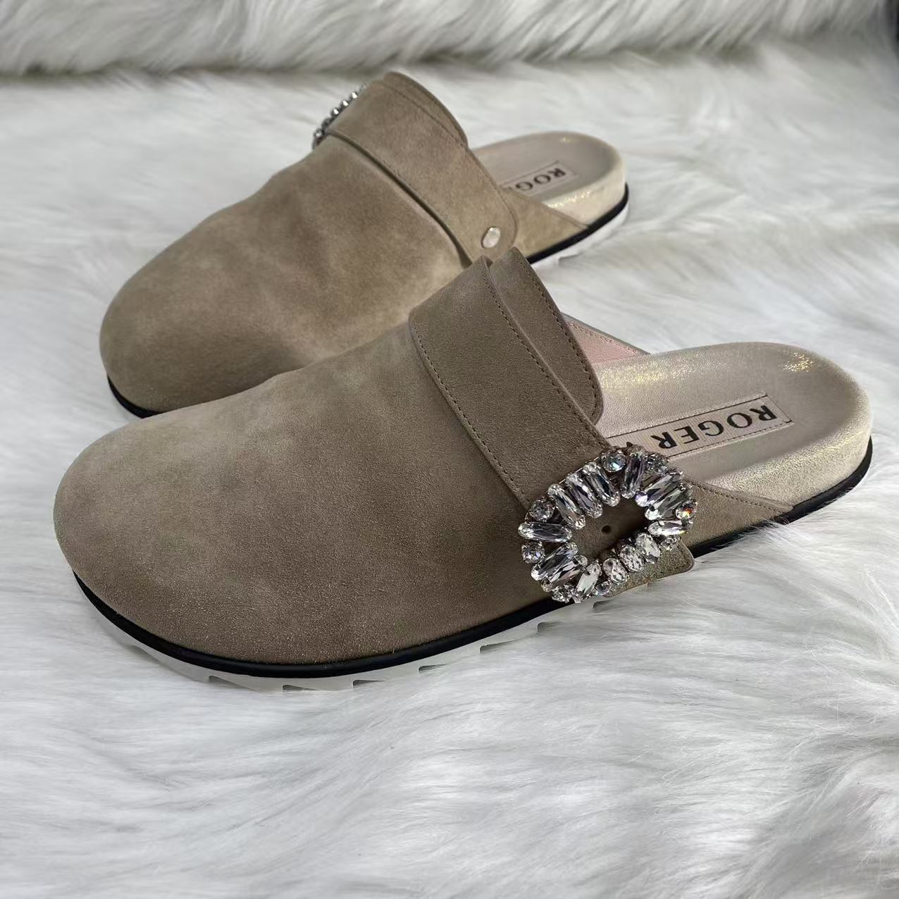 95新 Roger Vivier/罗杰·维威耶 39码/无配件/卡其色水钻半拖 786
