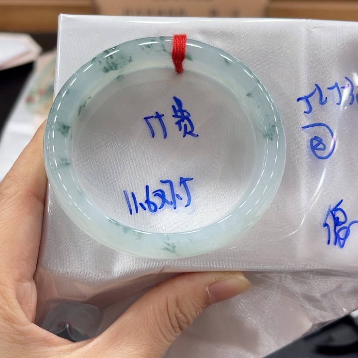 未镶嵌手镯翡翠翡翠