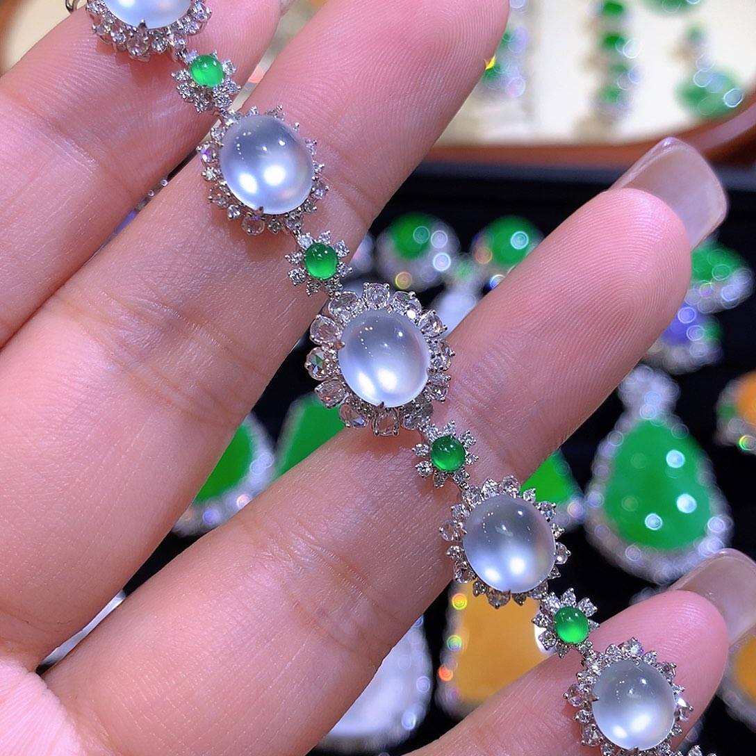 翡翠18K金镶嵌手链玻璃种炸光五福临门手链