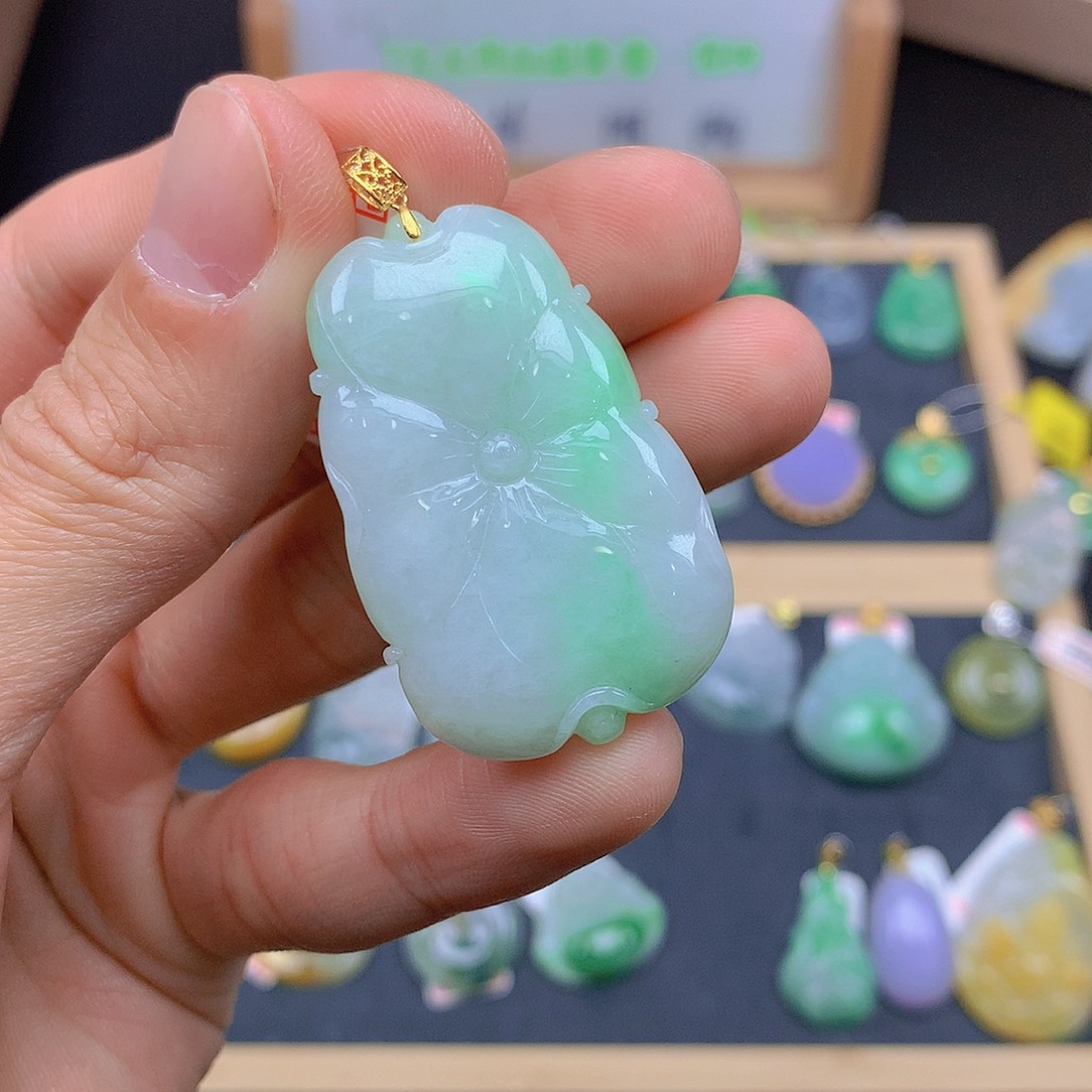 翡翠颈饰18K金镶嵌翡翠