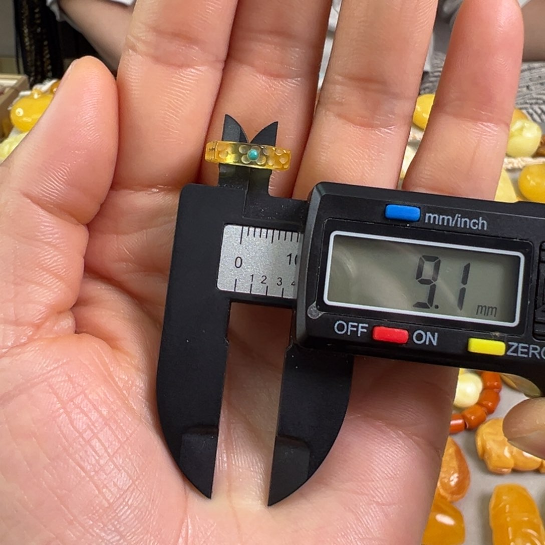 蜜蜡裸石未镶嵌蜜蜡