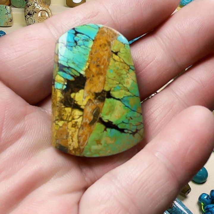 绿松石颈饰未镶嵌