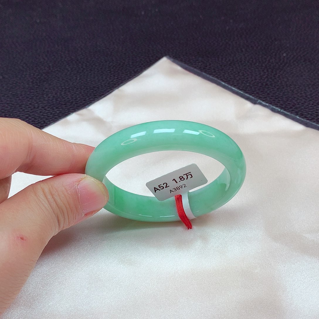 翡翠手镯未镶嵌手镯52