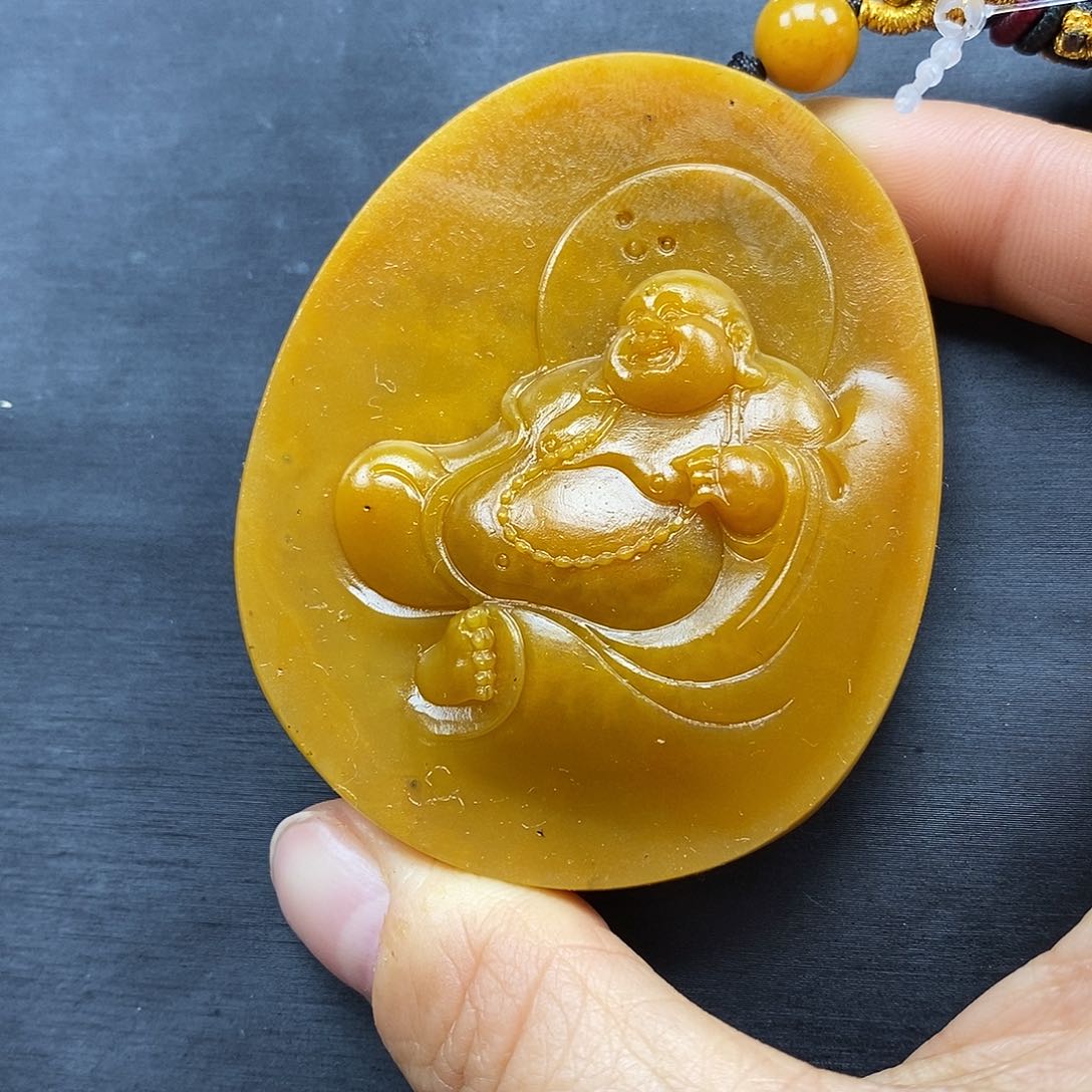 石英质玉（黄龙玉）颈饰未镶嵌