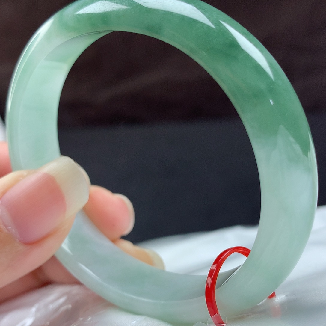 翡翠手镯（贵妃镯）未镶嵌40054，