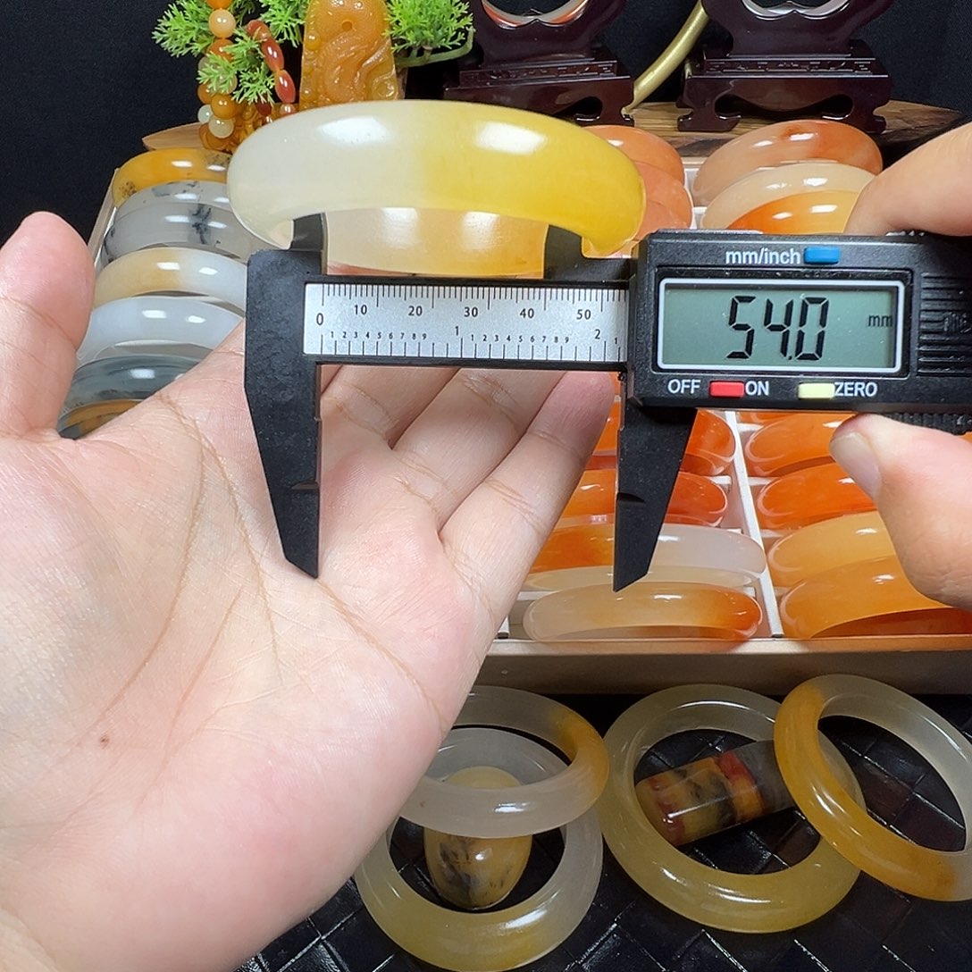石英质玉（黄龙玉）未镶嵌手镯