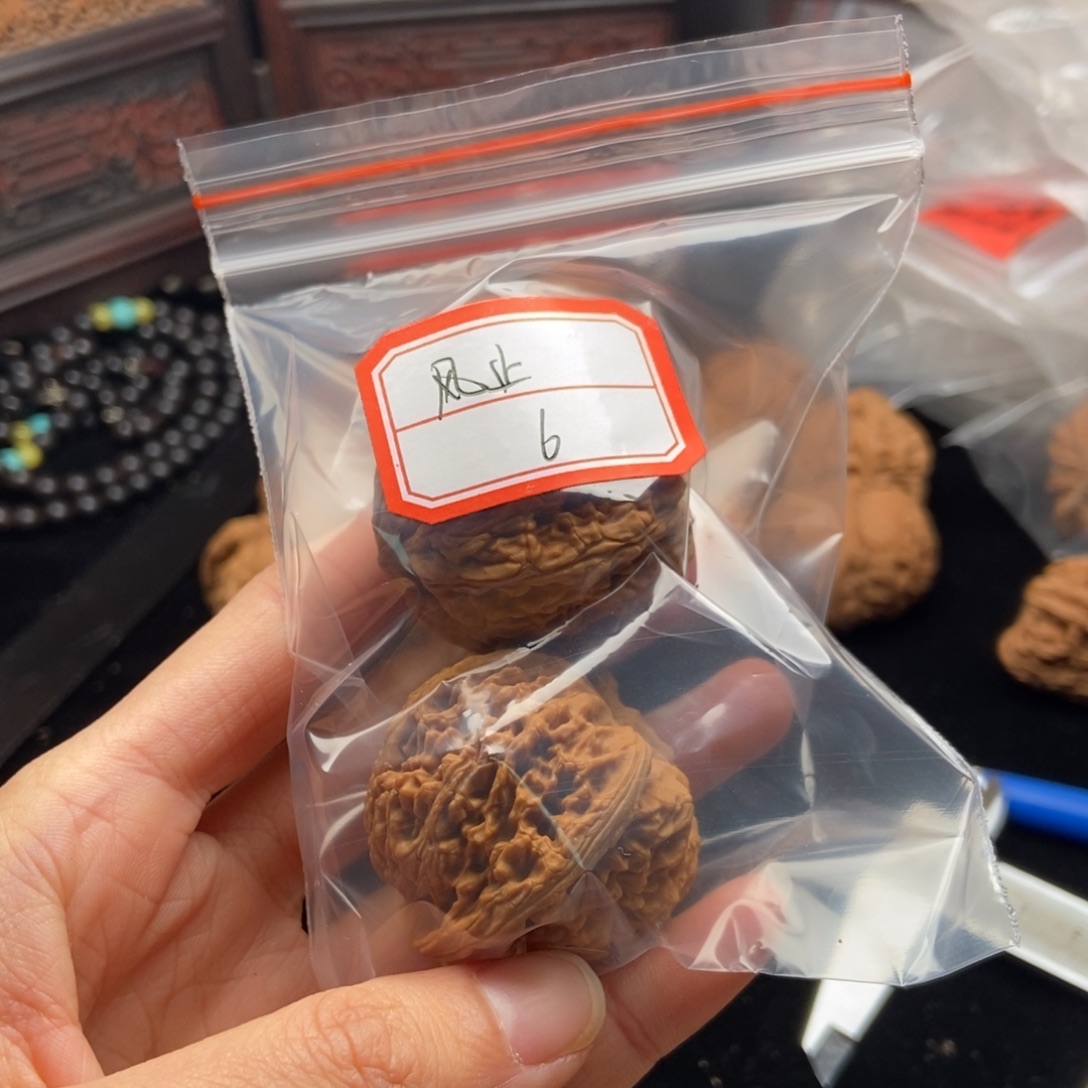 风***止文玩核桃吊坠南疆石