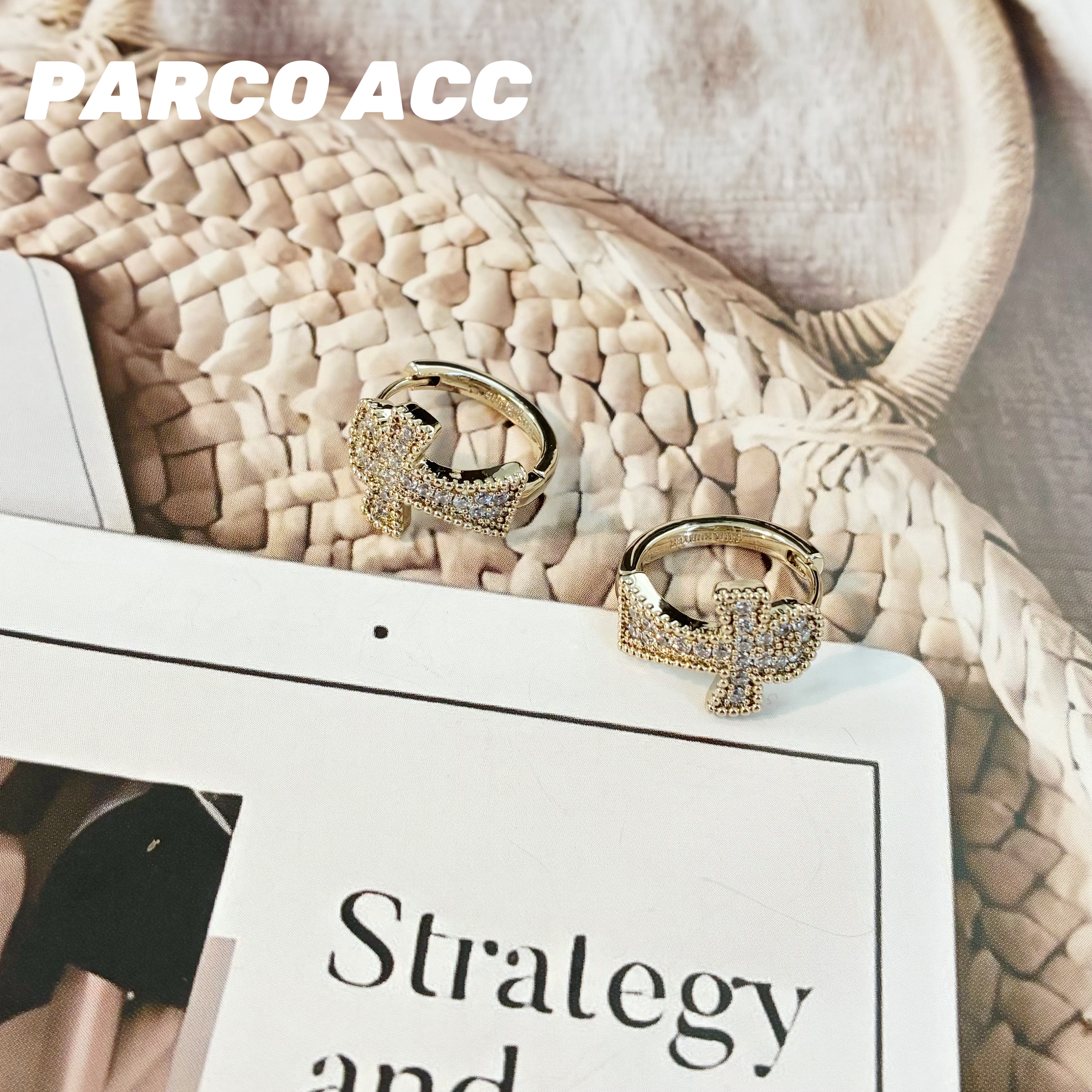 铜合金合成锆石耳饰 H503 咖色教堂十字架耳钉