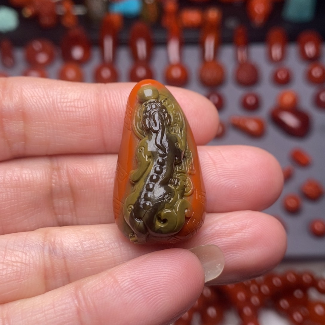 南红玛瑙精工吊坠未镶嵌