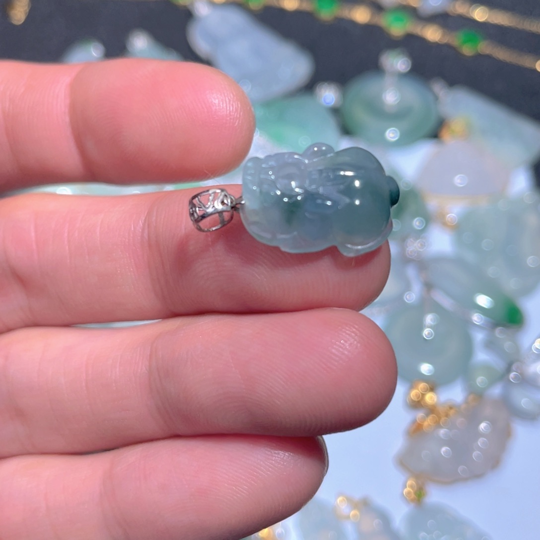 翡翠颈饰18K金镶嵌翡翠