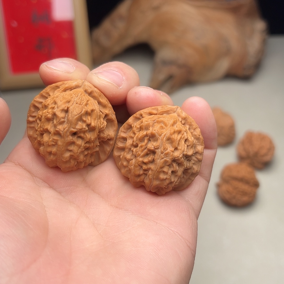 文玩核桃吊坠小白