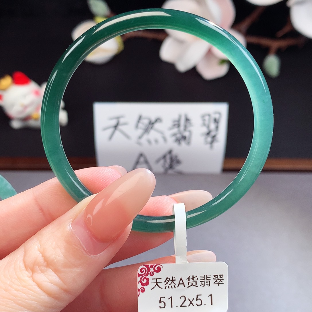 翡翠手镯（圆镯）未镶嵌