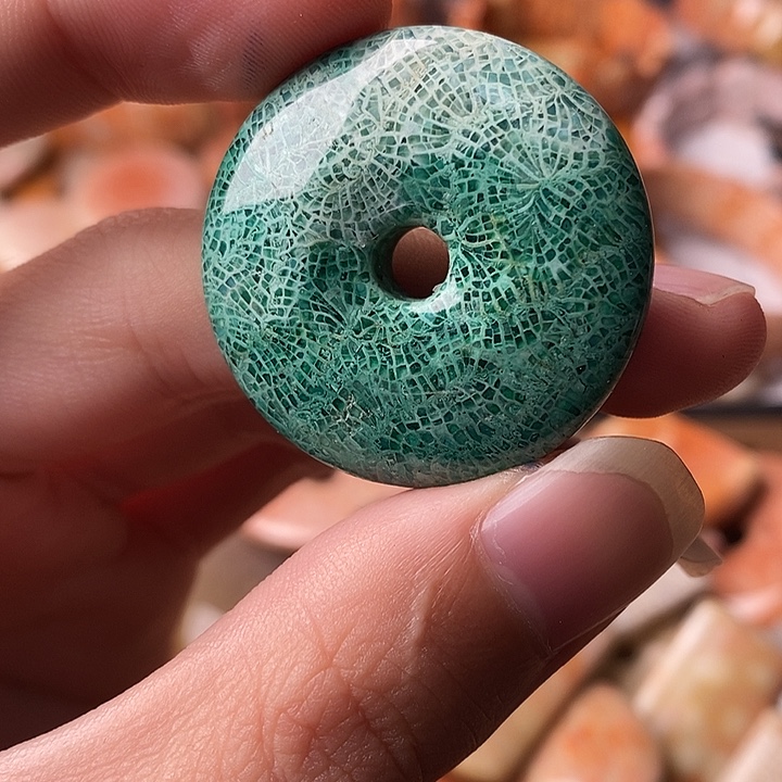 大****硅化珊瑚未镶嵌颈饰