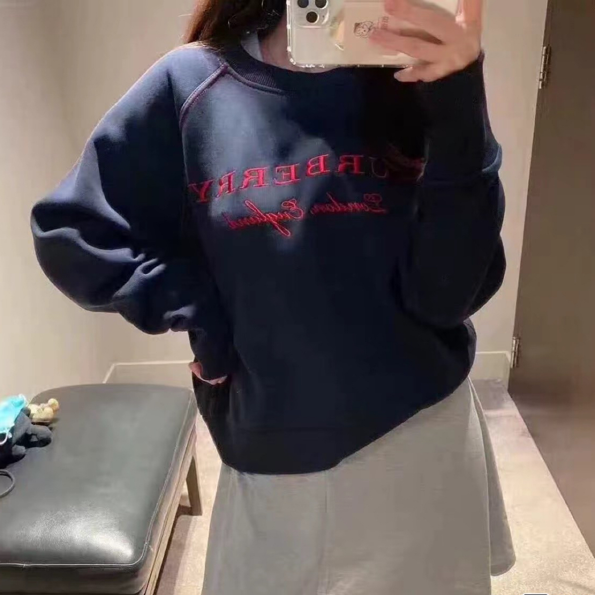 99新 BURBERRY/博柏利 XL码/黑色字母logo刺绣圆领卫衣/18258923