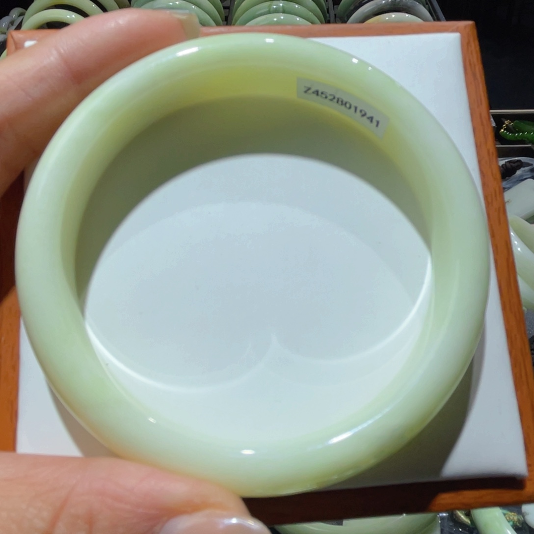 未镶嵌手镯蓝田玉（蛇纹石化大理石玉）溪**花