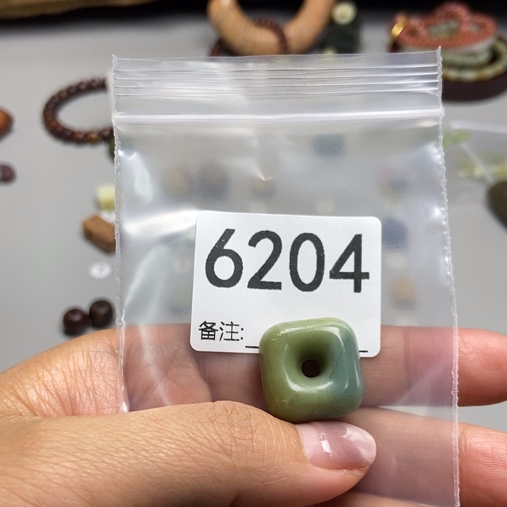 溜***球蛇纹石玉未镶嵌项链