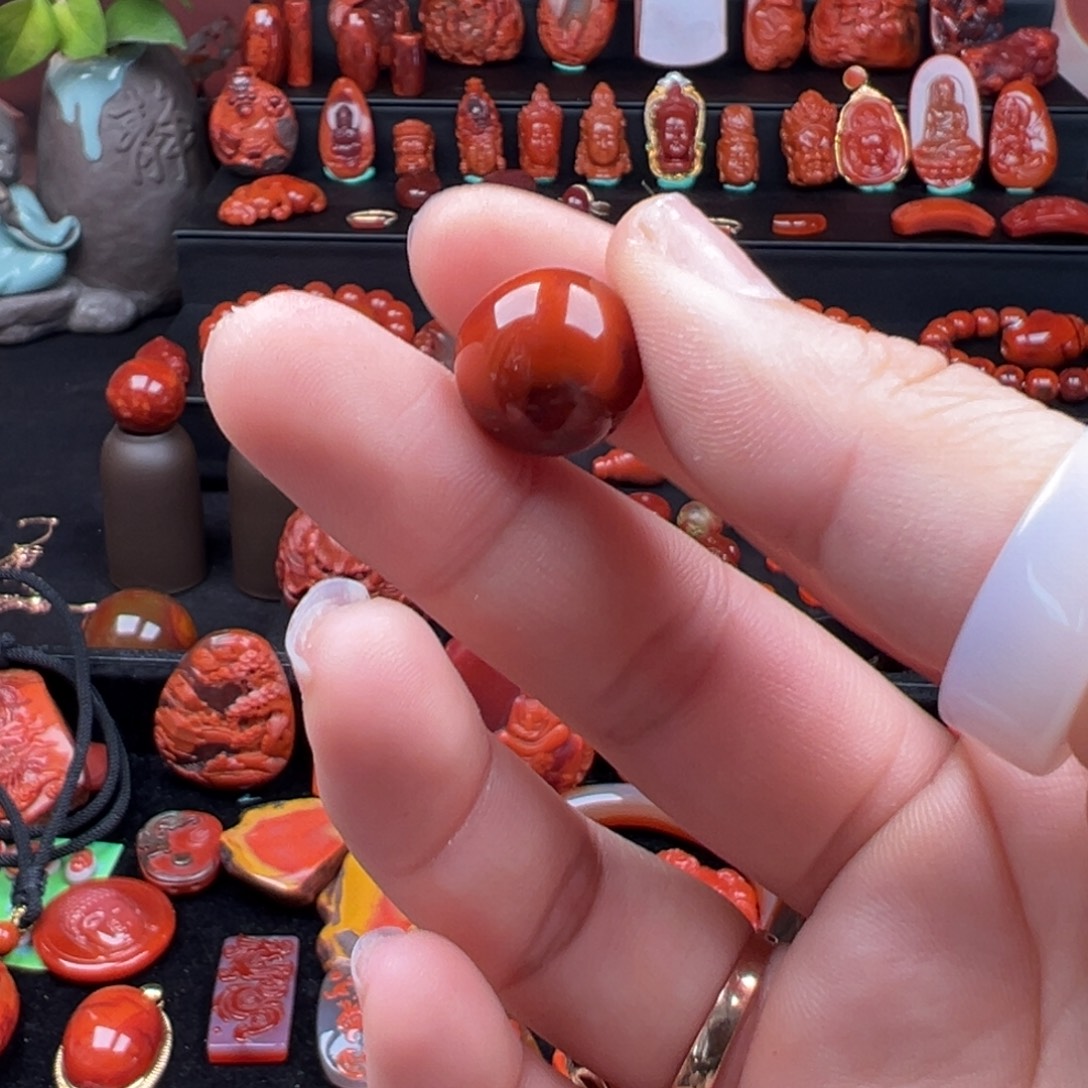 詹***i南红玛瑙未镶嵌单珠