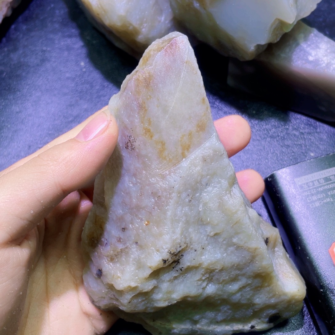 和田玉未镶嵌珠宝半成品