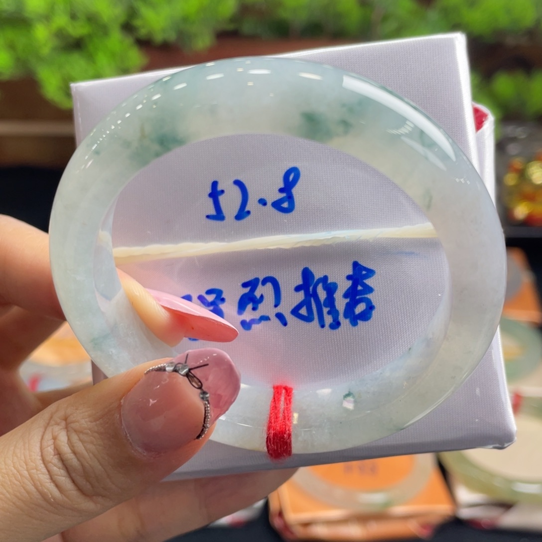 翡翠未镶嵌手镯01号 52.8正圈冰胶飘花