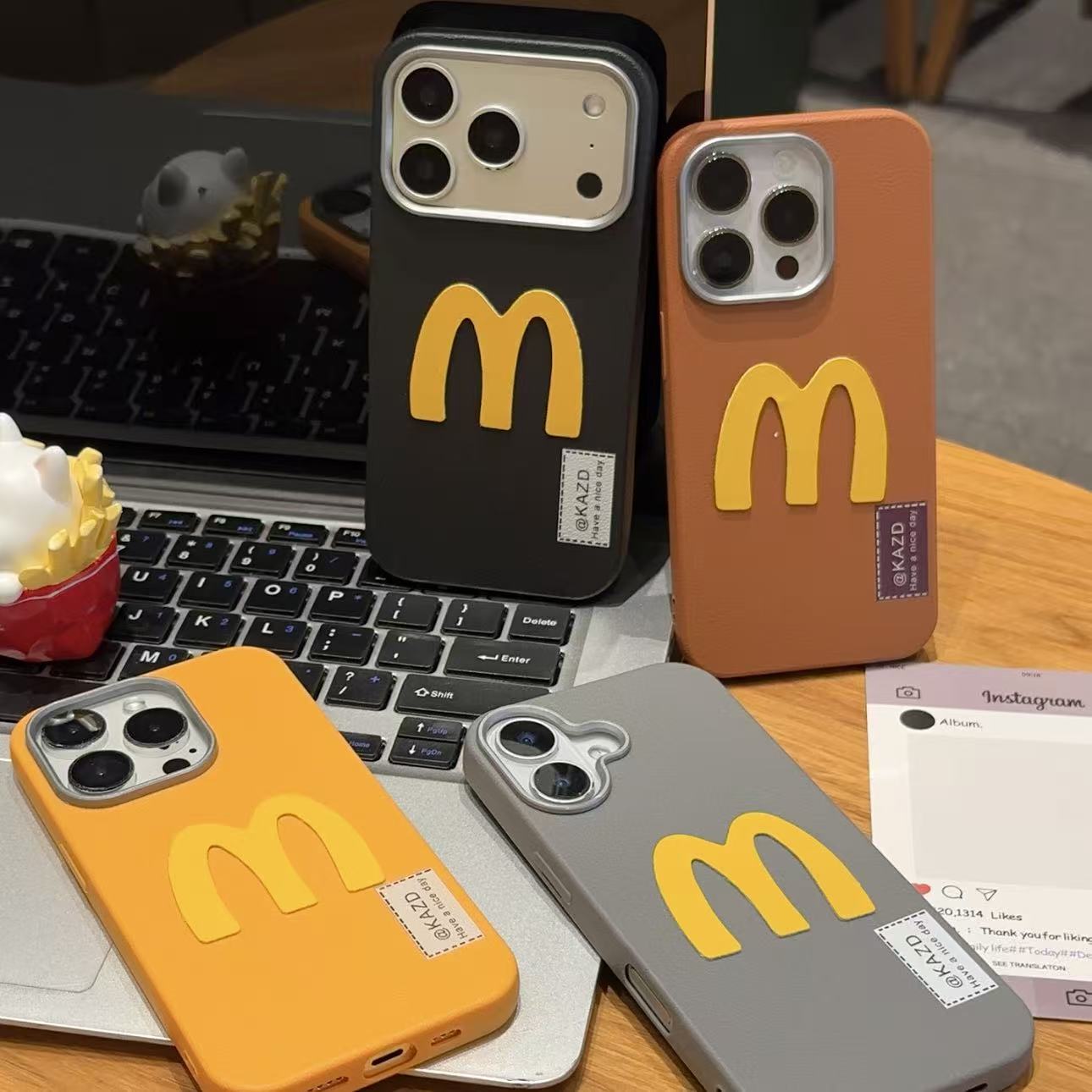 SMBLCE黄M字贴片荔枝纹适用iPhone17/16金属框手机壳苹果15/14/13