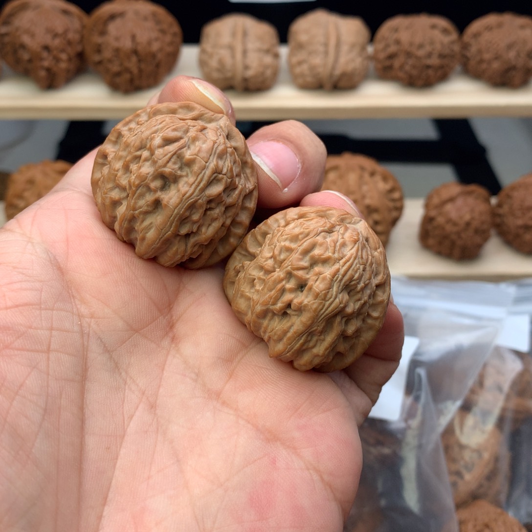 文玩核桃把件33尺全品无修三角白