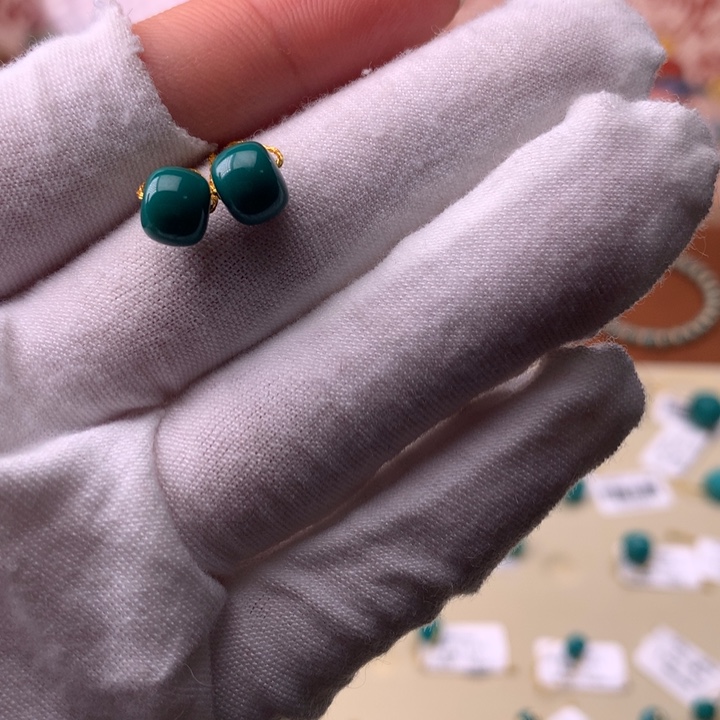 绿松石配饰未镶嵌采****菇