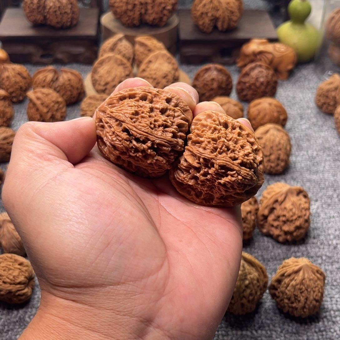 酬***勤文玩核桃把件逐鹿南疆全品