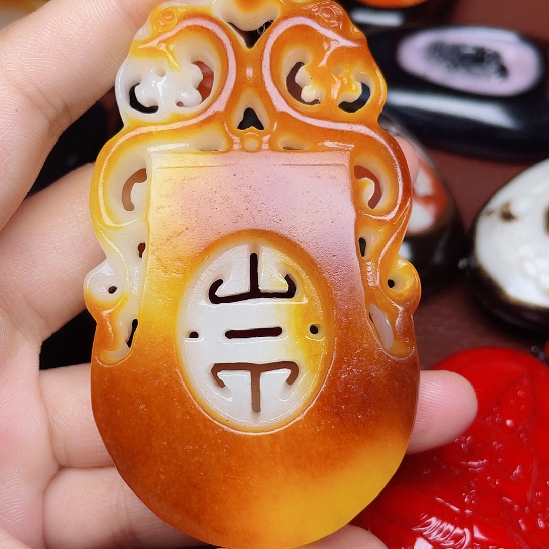 和田玉颈饰未镶嵌兰**手