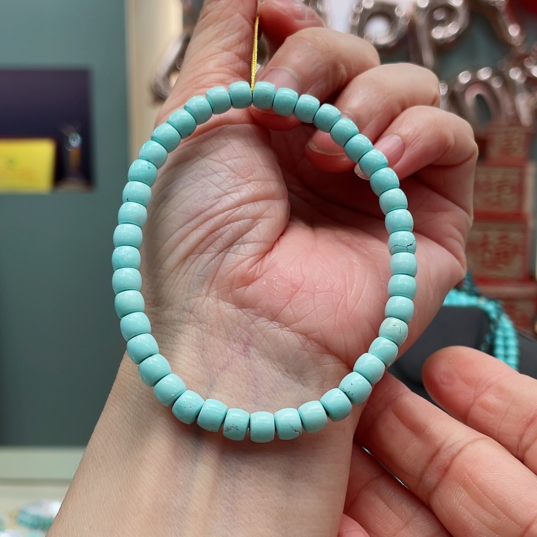 绿松石颈饰未镶嵌