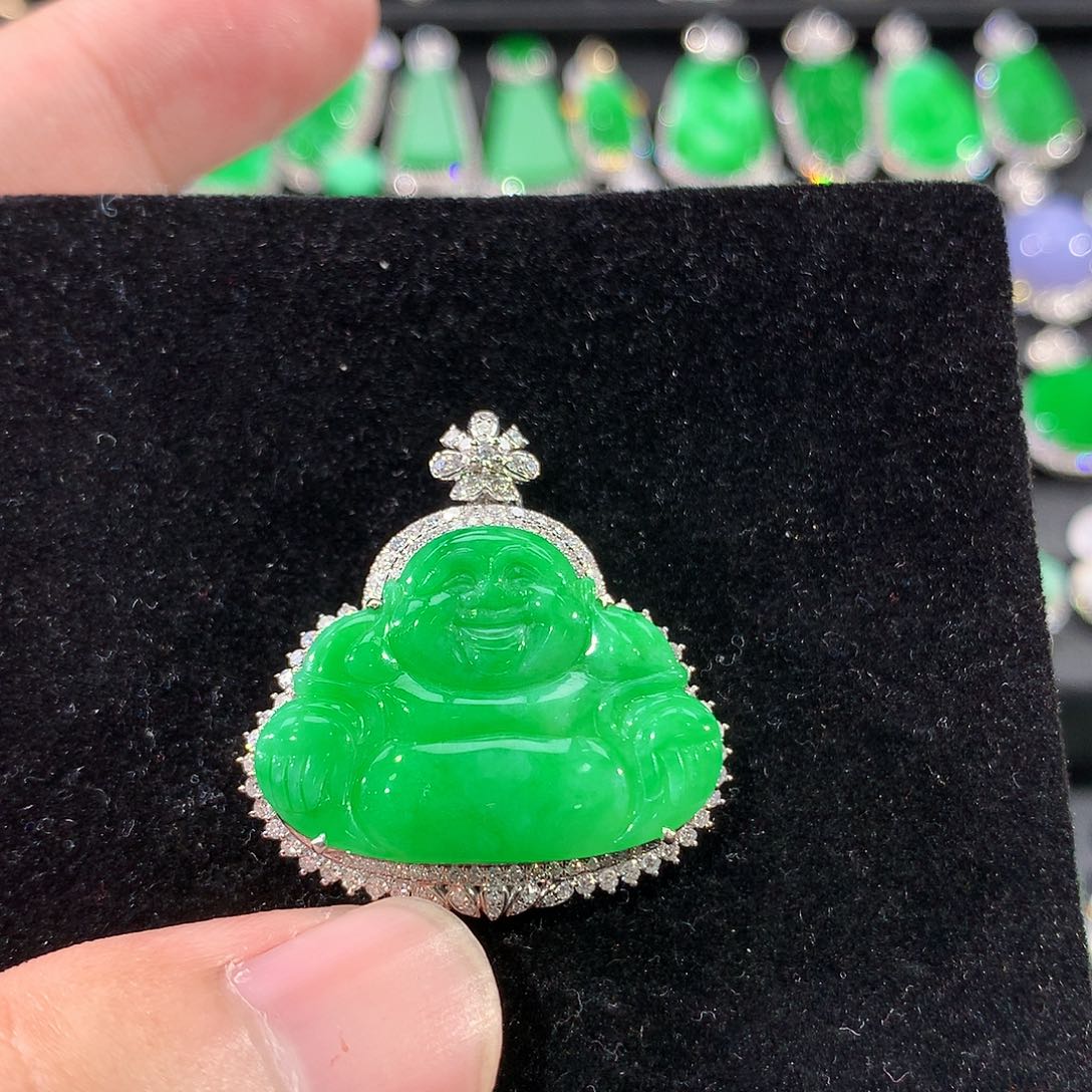 翡翠18K金镶嵌颈饰