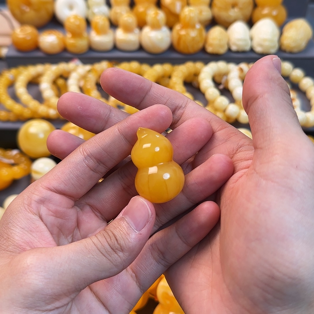 琥珀未镶嵌珠宝奇石