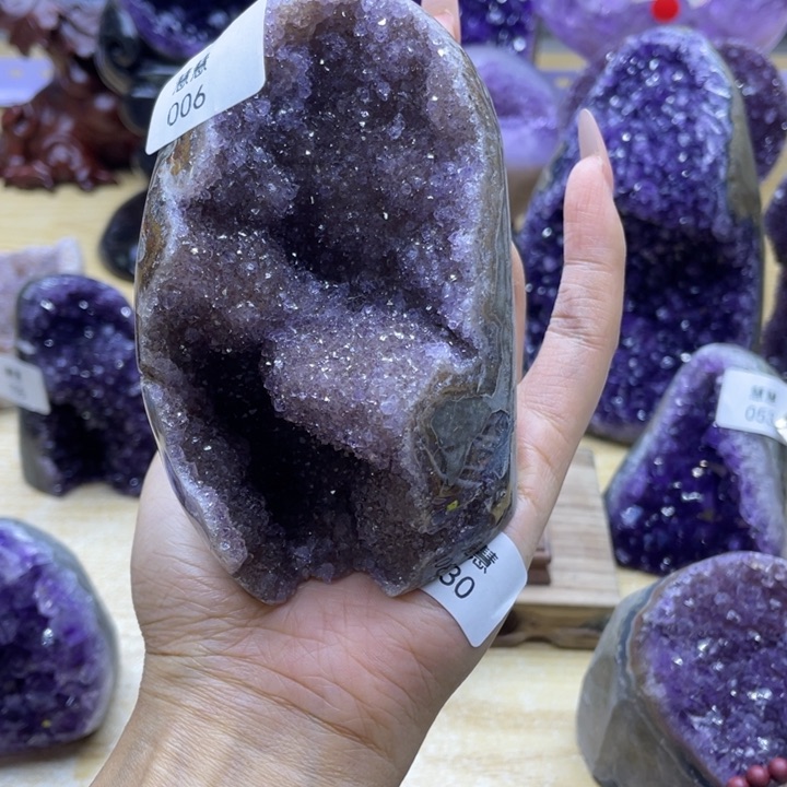 未镶嵌水晶大型摆件（非配饰）