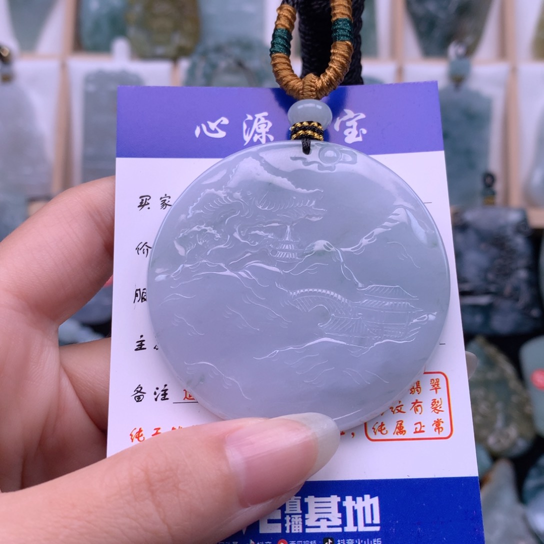 翡翠颈饰未镶嵌翡翠