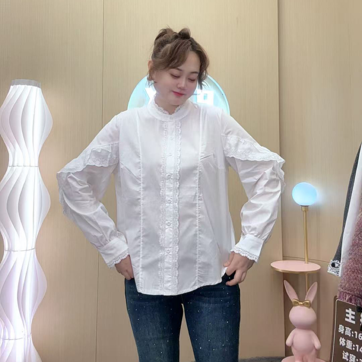 法式设计感立领衬衫女大码拼蕾丝花边宽松荷叶袖洋气内搭上衣春季