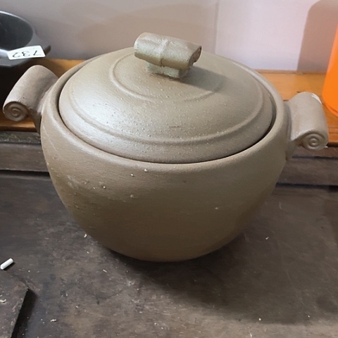 微瑕，明火，口径19高度12，2.5L有颗粒