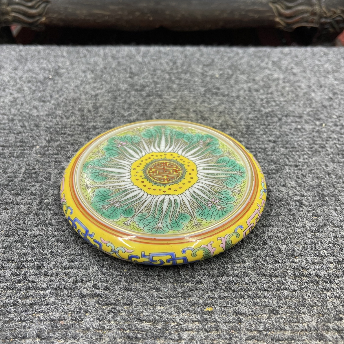 珐琅彩满工白菜壶承茶托杯垫