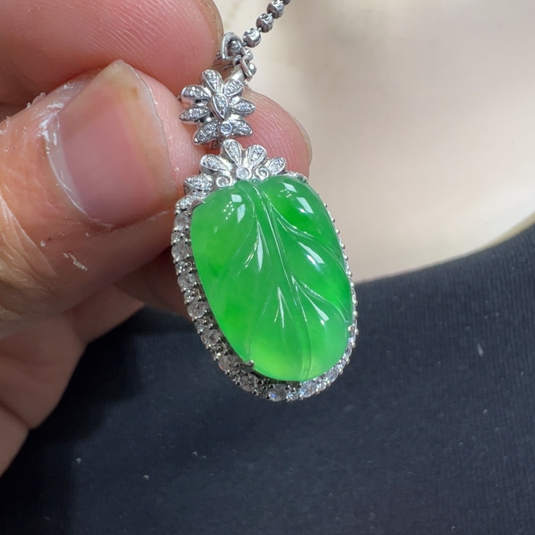 翡翠吊坠(不含链)18K金镶嵌