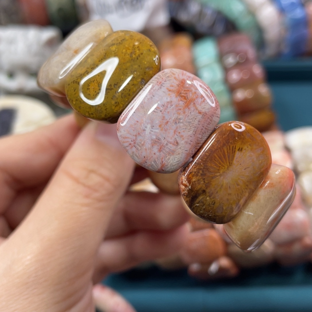 未镶嵌手镯硅化玉