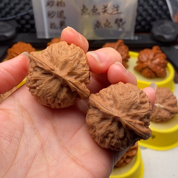 文玩核桃吊坠42宫灯