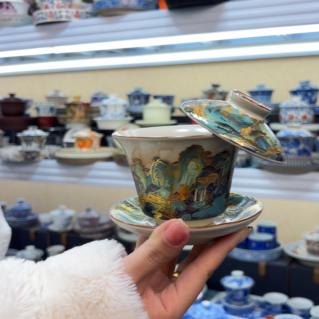 盖碗里的水煮开后放在