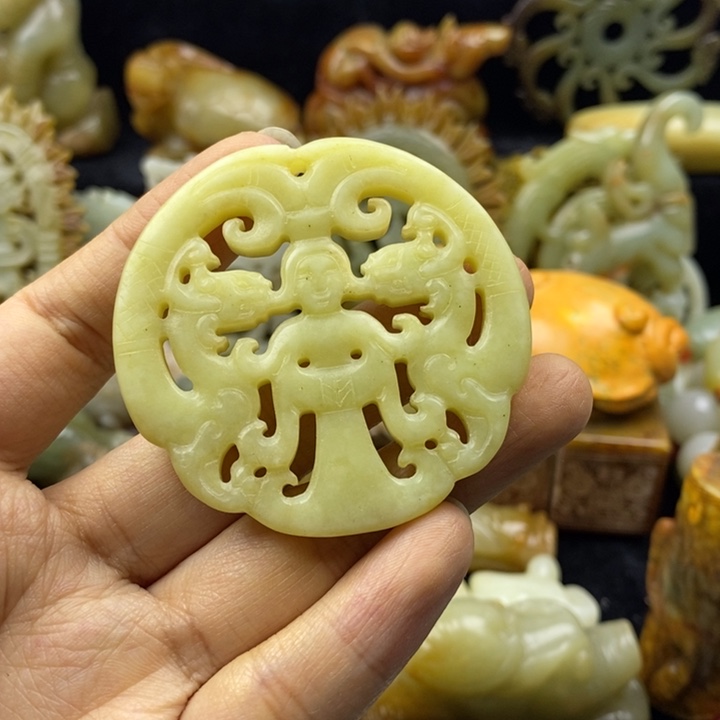 和田玉颈饰未镶嵌130