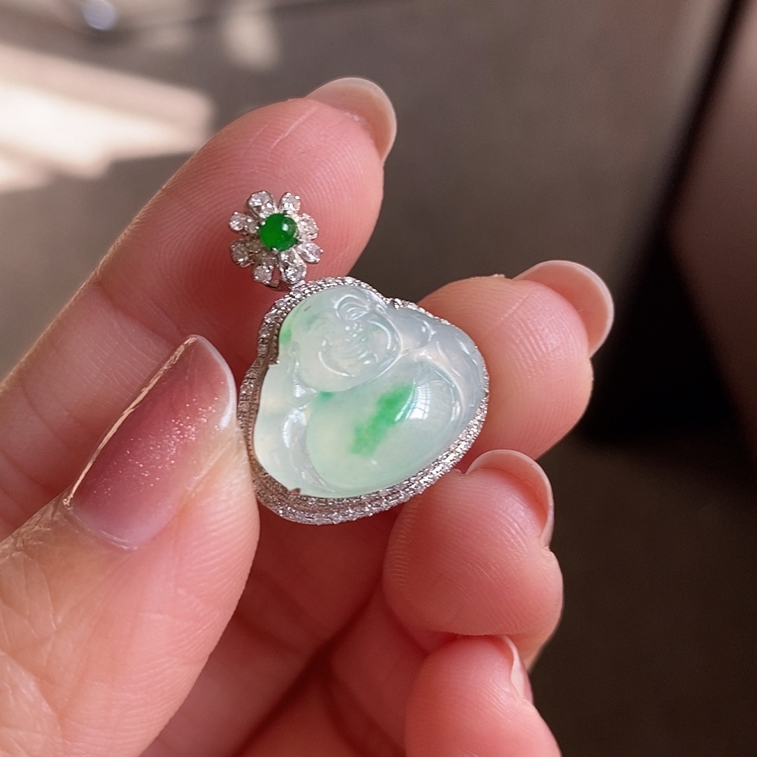 翡翠颈饰18K金镶嵌绿花佛公