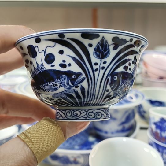 景德镇陶瓷小压手杯