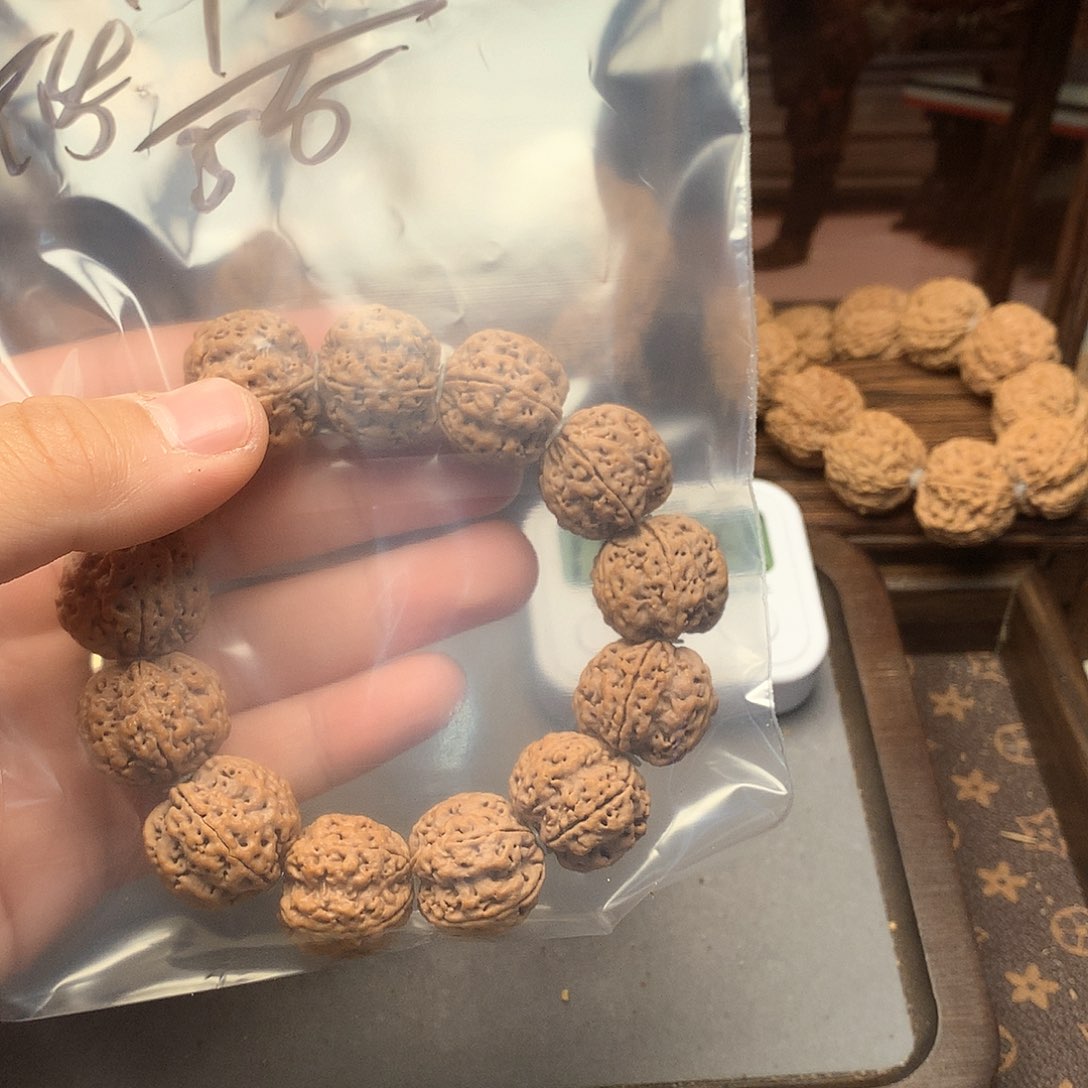 金刚菩提吊坠不****财13。        