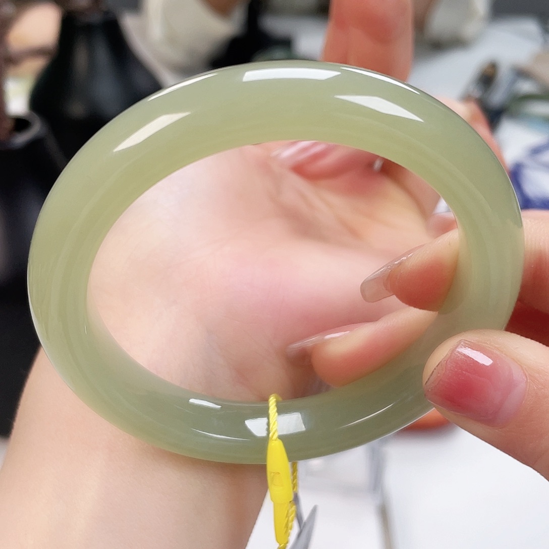 和田玉手镯57未镶嵌