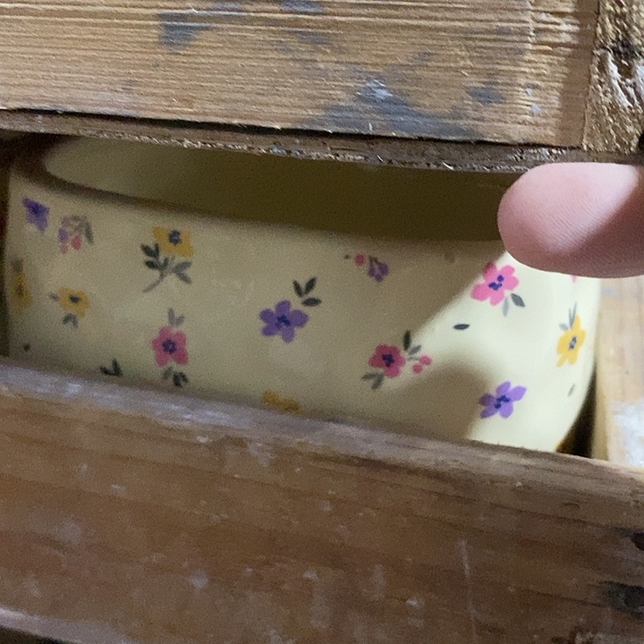 陶盆有孔 瑕疵针孔漏釉介意勿拍外口 13*7外高9