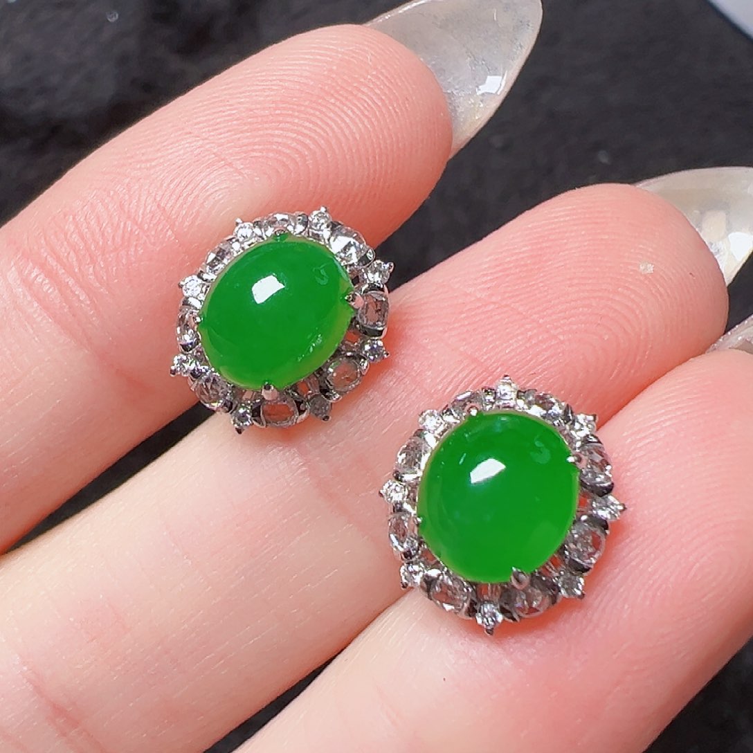 翡翠耳饰18K金镶嵌签收后24小时鉴赏期，过时不退