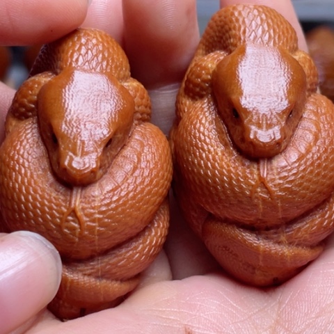 吊坠橄榄核东***哥蛇手球3.3   900