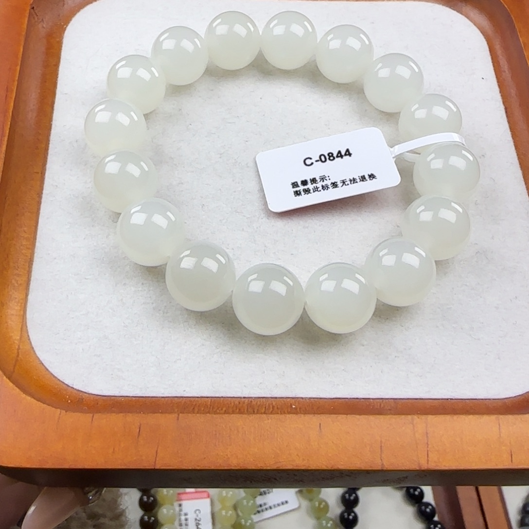 缘***…和田玉（糖玉）未镶嵌手串